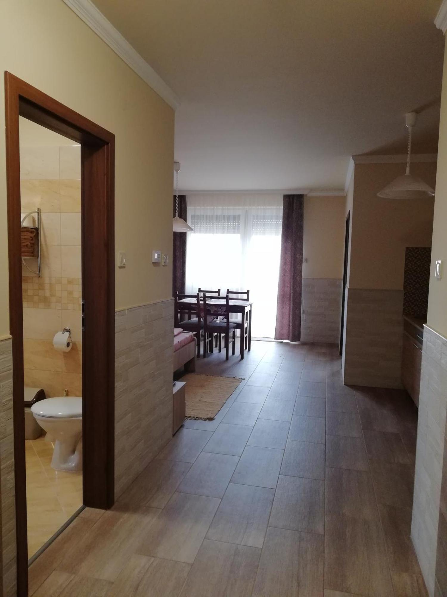 Imola Es Andrea Apartmanhaz 3 Хайдусобосло Экстерьер фото